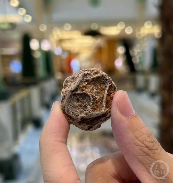 一颗话梅几十元,网友感叹太贵了。图片来源/网络